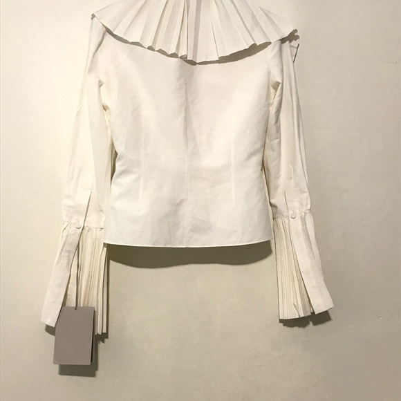 Alexander McQueen Elegant White Ruffled Blouse - Picture 8 of 10